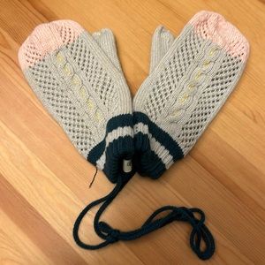 NWOT Super cozy mittens